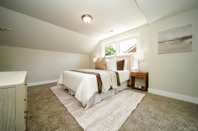 8076 Winona Avenue, Allen Park, MI 48101
