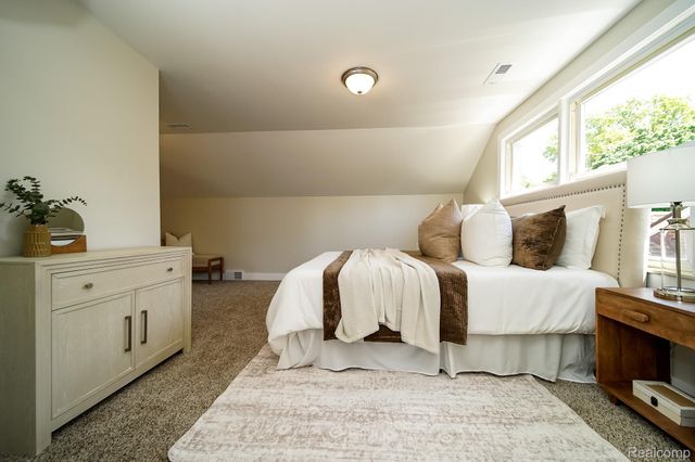 8076 Winona Avenue, Allen Park, MI 48101