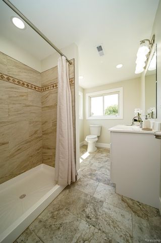 8076 Winona Avenue, Allen Park, MI 48101
