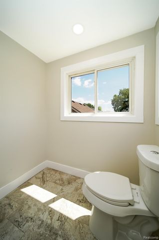 8076 Winona Avenue, Allen Park, MI 48101