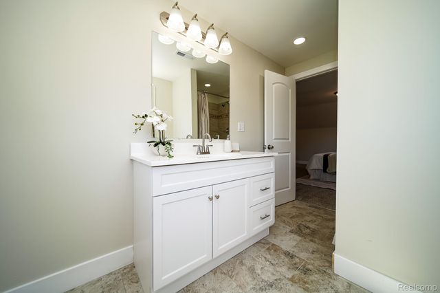8076 Winona Avenue, Allen Park, MI 48101