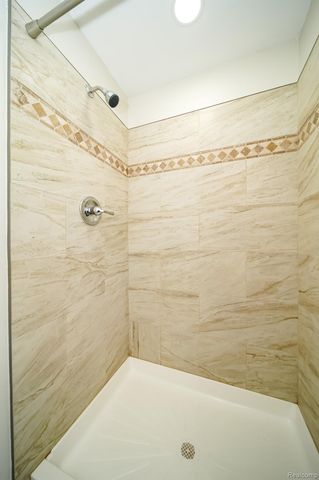 8076 Winona Avenue, Allen Park, MI 48101