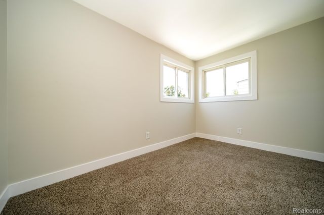 8076 Winona Avenue, Allen Park, MI 48101