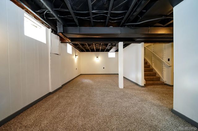 8076 Winona Avenue, Allen Park, MI 48101