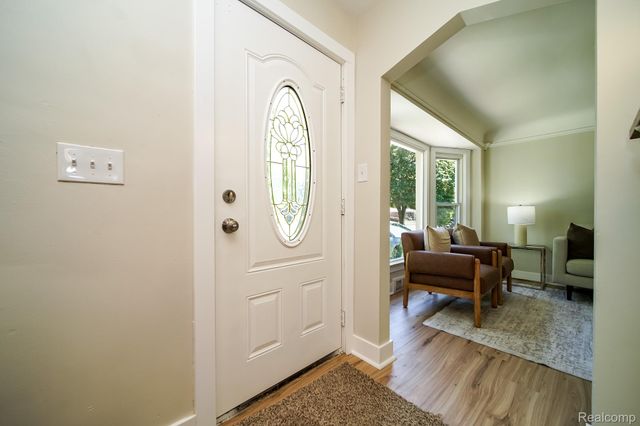 8076 Winona Avenue, Allen Park, MI 48101