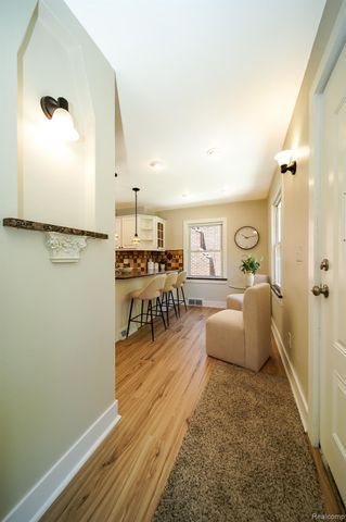 8076 Winona Avenue, Allen Park, MI 48101