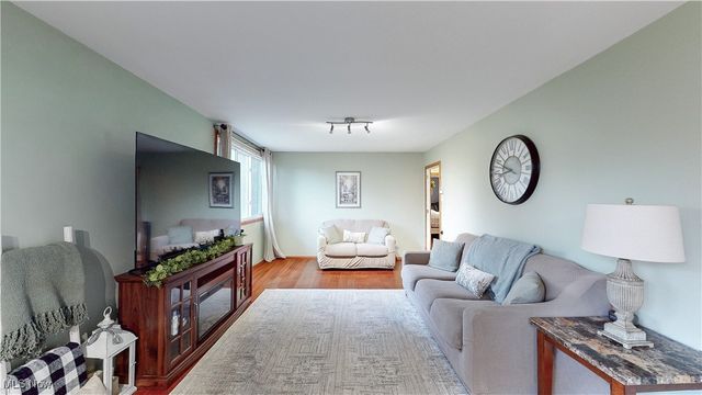 7161 Som Center Road, Solon, OH 44139