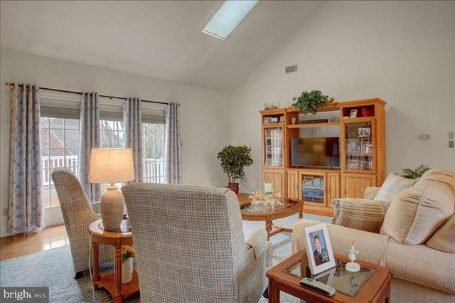 84 MONROE DRIVE, Chambersburg, PA 17201