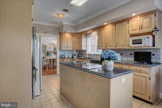 84 MONROE DRIVE, Chambersburg, PA 17201