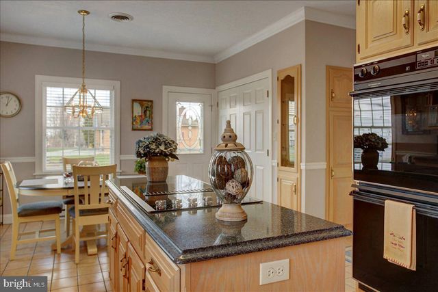 84 MONROE DRIVE, Chambersburg, PA 17201