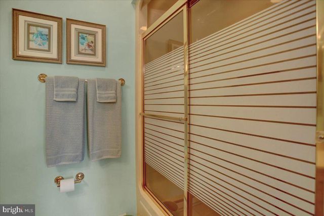 84 MONROE DRIVE, Chambersburg, PA 17201