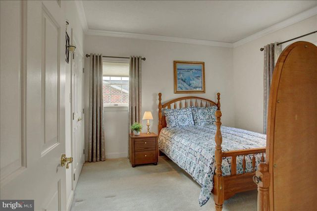 84 MONROE DRIVE, Chambersburg, PA 17201