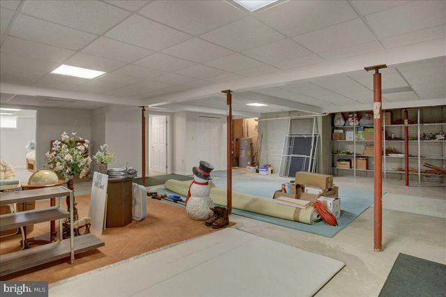 84 MONROE DRIVE, Chambersburg, PA 17201