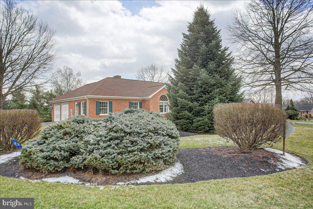 84 MONROE DRIVE, Chambersburg, PA 17201