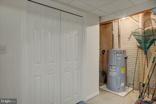 84 MONROE DRIVE, Chambersburg, PA 17201