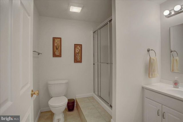 84 MONROE DRIVE, Chambersburg, PA 17201