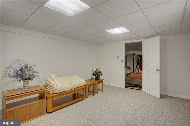 84 MONROE DRIVE, Chambersburg, PA 17201