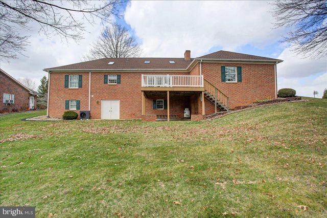 84 MONROE DRIVE, Chambersburg, PA 17201