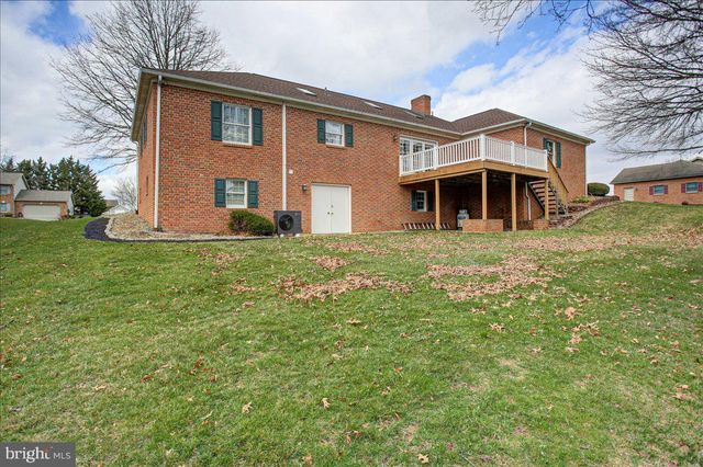 84 MONROE DRIVE, Chambersburg, PA 17201
