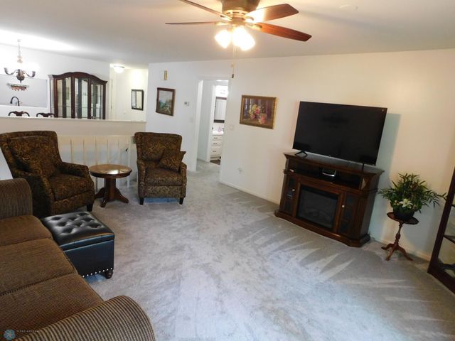 2524 25th Avenue S, Fargo, ND 58103