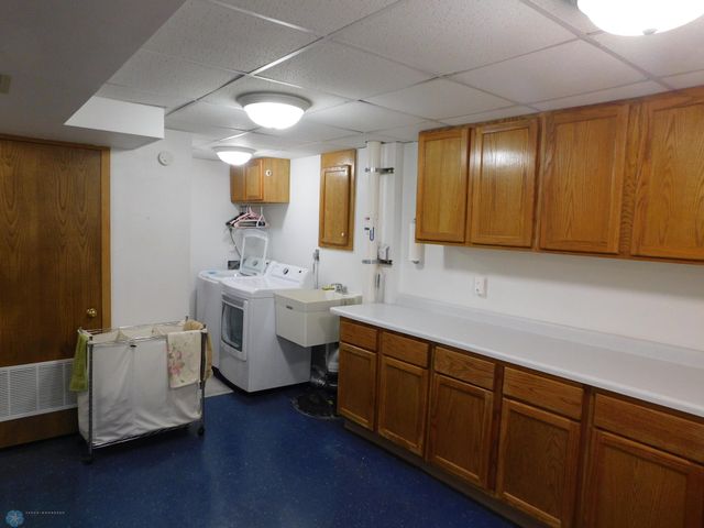 2524 25th Avenue S, Fargo, ND 58103