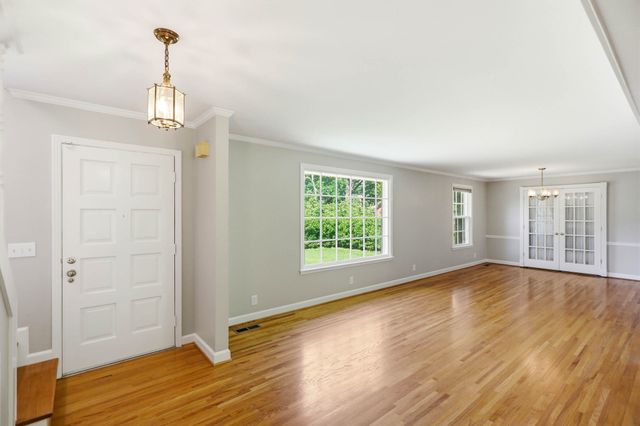 2739 Windemere Dr, Nashville, TN 37214