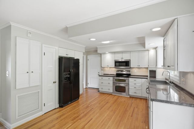 2739 Windemere Dr, Nashville, TN 37214