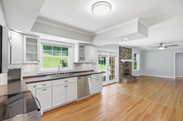 2739 Windemere Dr, Nashville, TN 37214