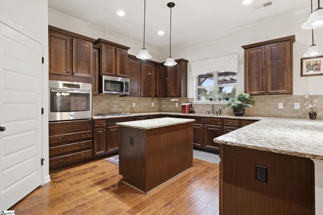 412 Simsbury Way, Greer, SC 29650