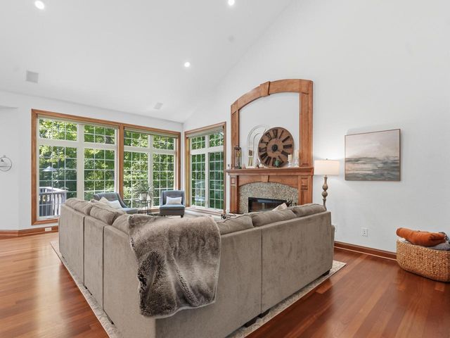 10101 N Hunt Club COURT, Mequon, WI 53097
