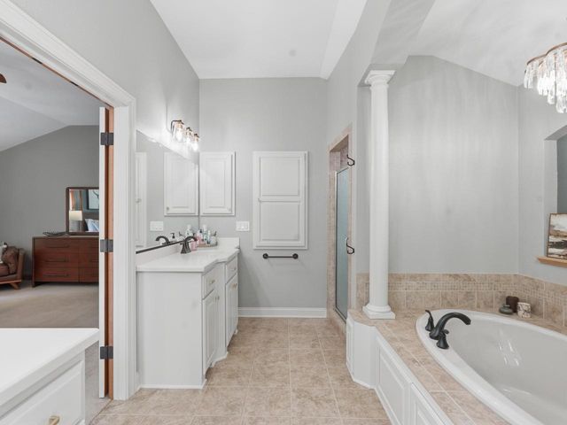 10101 N Hunt Club COURT, Mequon, WI 53097