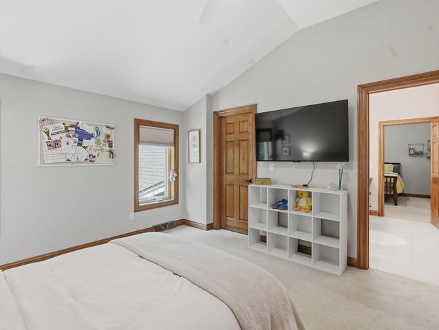 10101 N Hunt Club COURT, Mequon, WI 53097