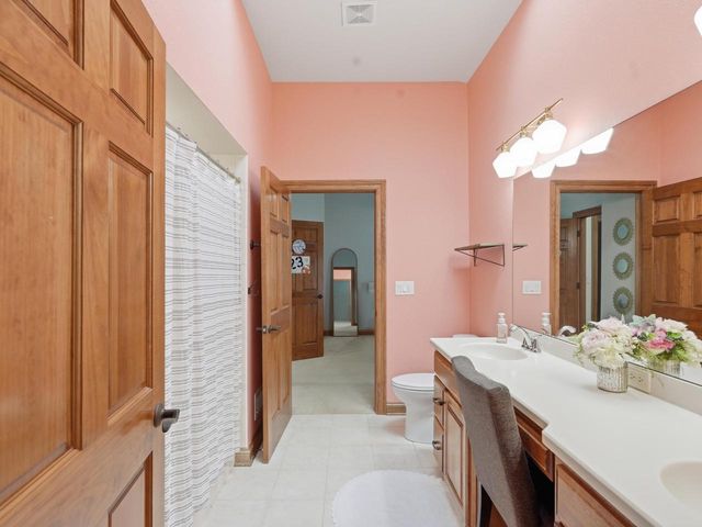 10101 N Hunt Club COURT, Mequon, WI 53097