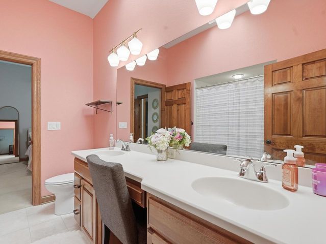 10101 N Hunt Club COURT, Mequon, WI 53097