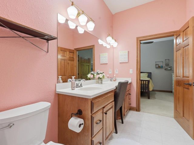 10101 N Hunt Club COURT, Mequon, WI 53097