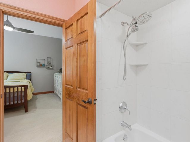 10101 N Hunt Club COURT, Mequon, WI 53097