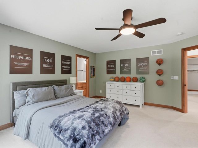10101 N Hunt Club COURT, Mequon, WI 53097