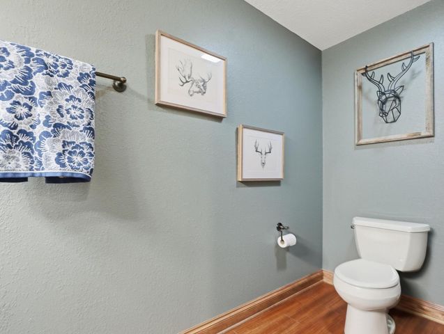 10101 N Hunt Club COURT, Mequon, WI 53097