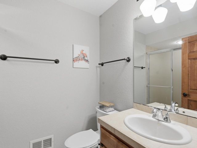 10101 N Hunt Club COURT, Mequon, WI 53097