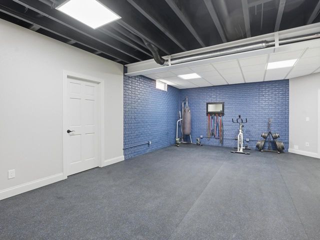 10101 N Hunt Club COURT, Mequon, WI 53097