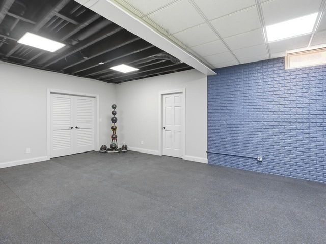 10101 N Hunt Club COURT, Mequon, WI 53097