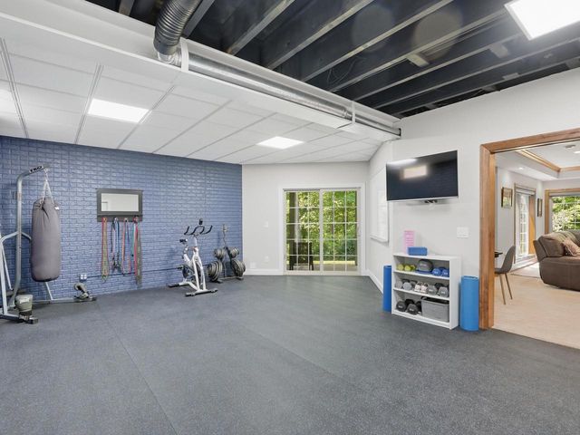 10101 N Hunt Club COURT, Mequon, WI 53097
