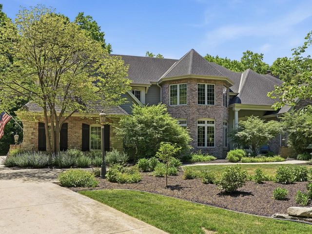 10101 N Hunt Club COURT, Mequon, WI 53097