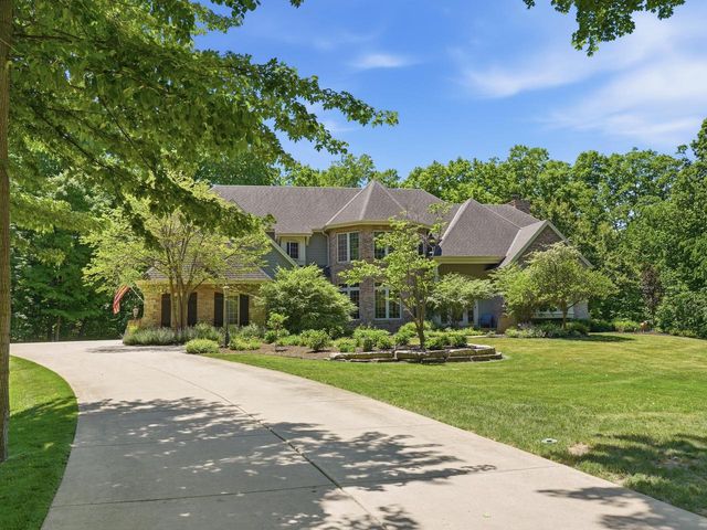 10101 N Hunt Club COURT, Mequon, WI 53097