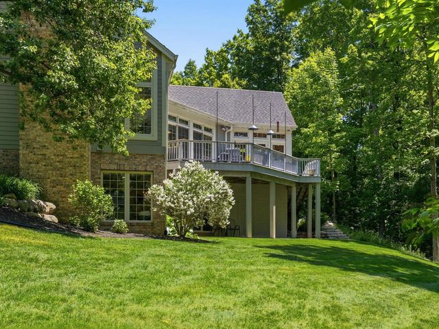 10101 N Hunt Club COURT, Mequon, WI 53097