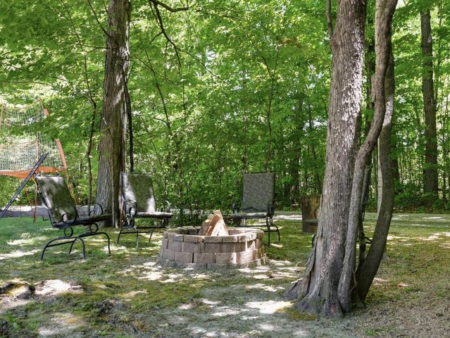 10101 N Hunt Club COURT, Mequon, WI 53097