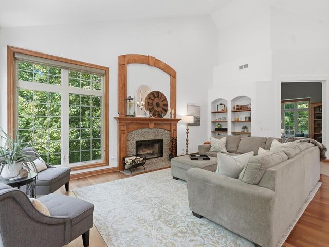 10101 N Hunt Club COURT, Mequon, WI 53097