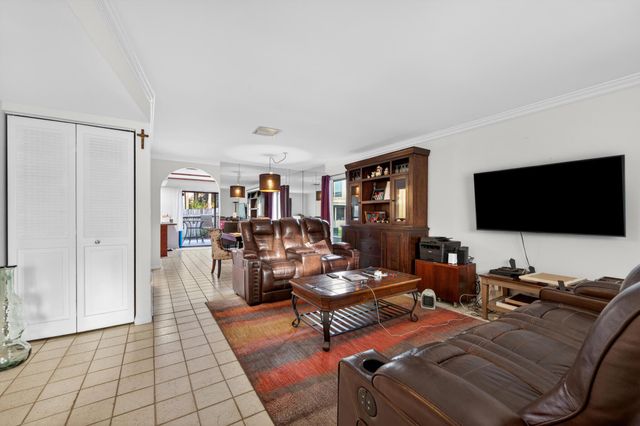 505 Sandtree Drive, Palm Beach Gardens, FL 33403