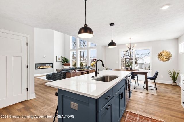 11350 Traverse Drive, Grand Ledge, MI 48837