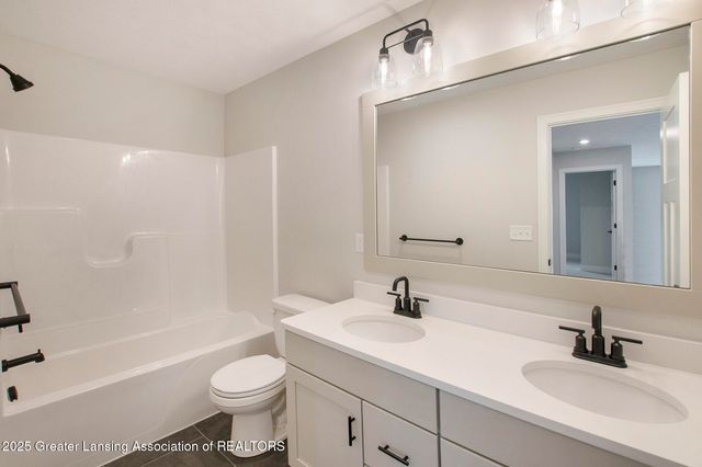 11350 Traverse Drive, Grand Ledge, MI 48837